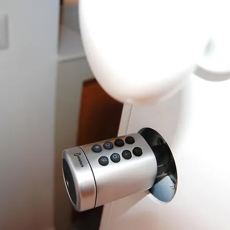 Appio Claudio Con Corte Esclusiva I Metro A روما