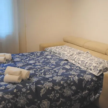 Appio Claudio Con Corte Esclusiva I Metro A *